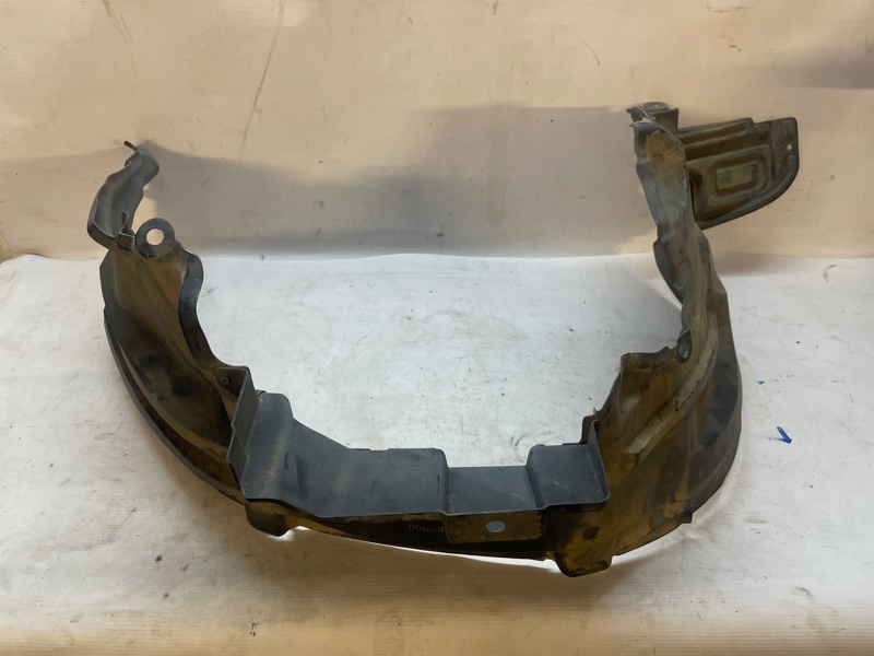 Подкрылок Nissan X-Trail 2000-2007 NT30