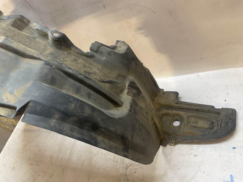 Подкрылок Nissan X-Trail 2000-2007 NT30