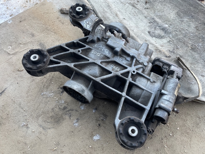 Редуктор Audi Q3 2013 8UB