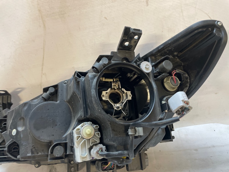 Фара Mazda 6 2013-2018 GJ