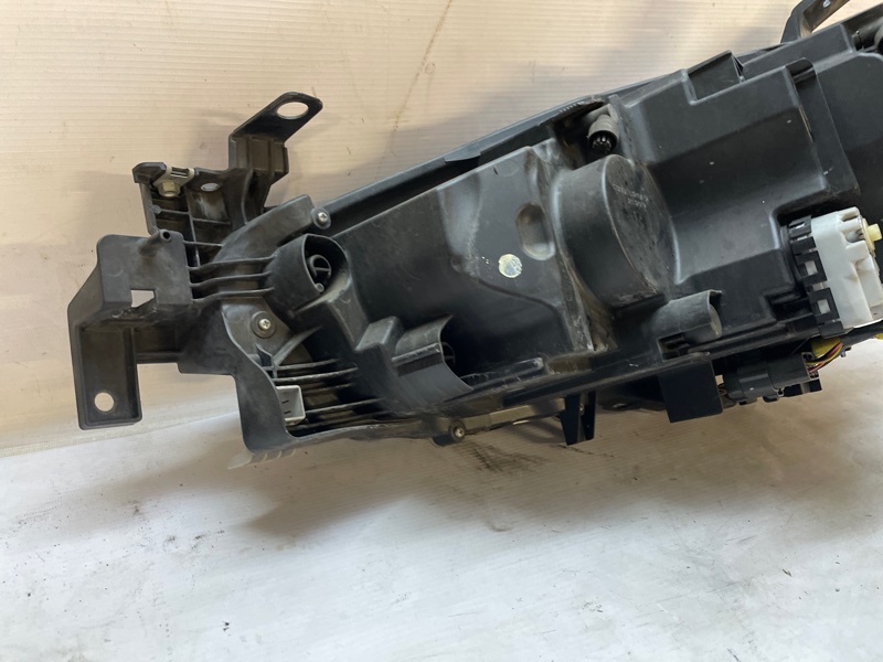 Фара Mazda 6 2013-2018 GJ