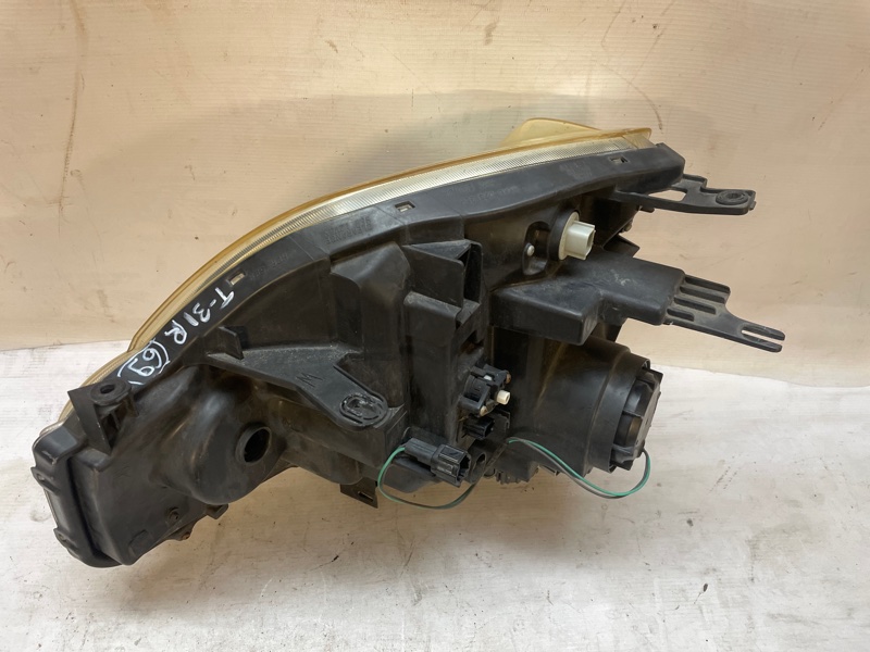 Фара Nissan X-Trail 2007-2011 NT31