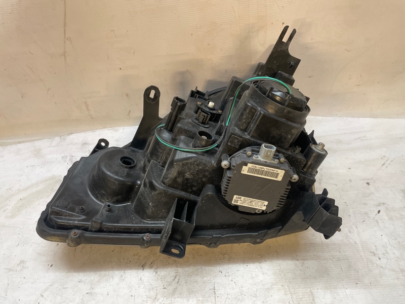 Фара Nissan X-Trail 2007-2011 NT31