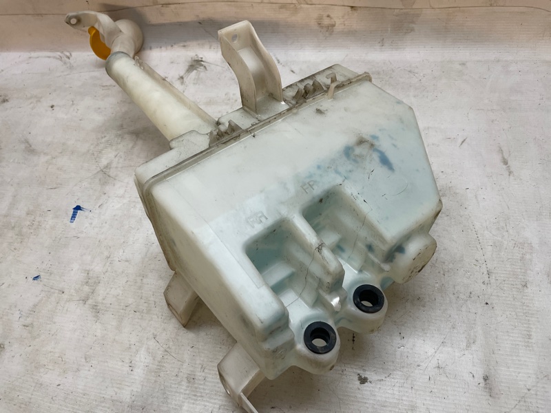 Бачок омывателя Nissan X-Trail 2000-2007 NT30