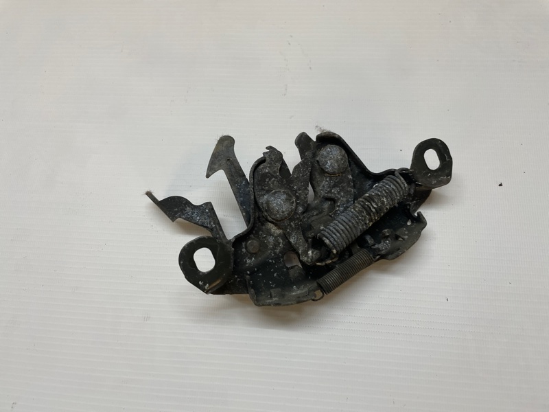 Замок капота Nissan X-Trail 2000-2007 NT30
