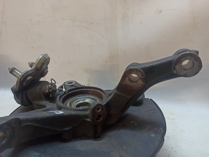 Кулак поворотный Honda Civic D4 2006-2012 FD3