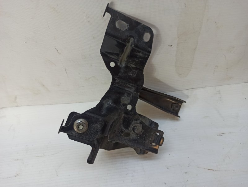 Планка замка капота Mazda 3 2008-2013 BL