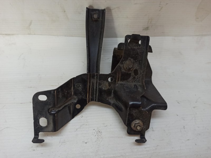 Планка замка капота Mazda 3 2008-2013 BL