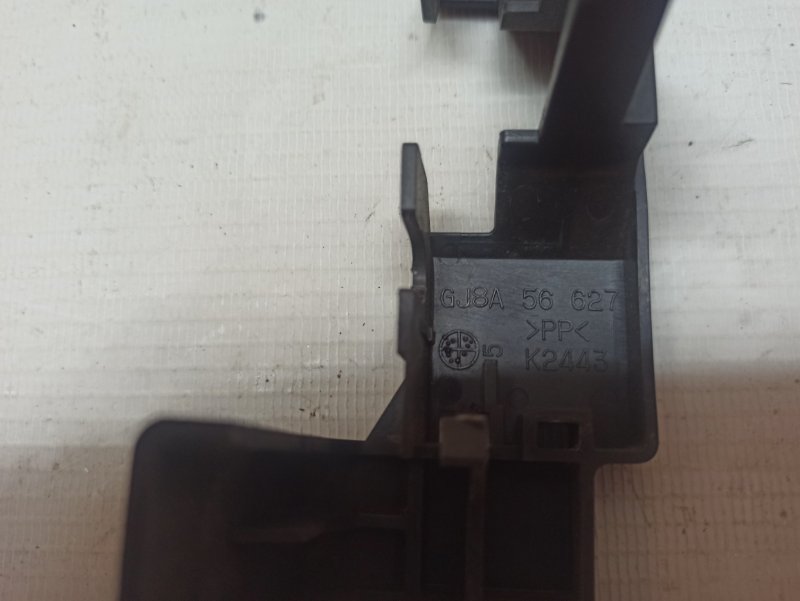 Накладка замка капота Mazda 6 2008-2011 GH