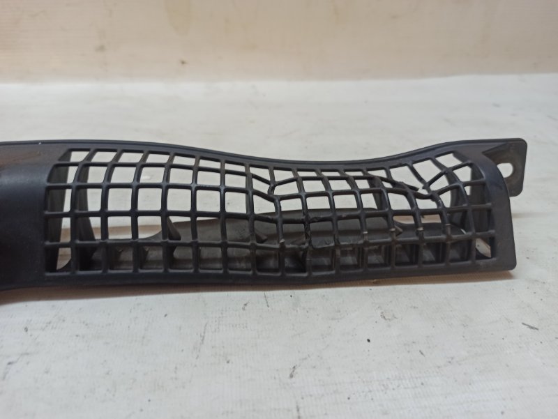 Накладка замка капота Nissan Teana 2008-2011 J32