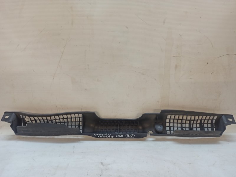 Накладка замка капота Nissan Teana 2008-2011 J32