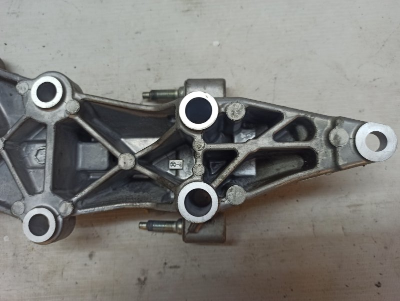Кронштейн двигателя Nissan Teana 2008-2011 J32