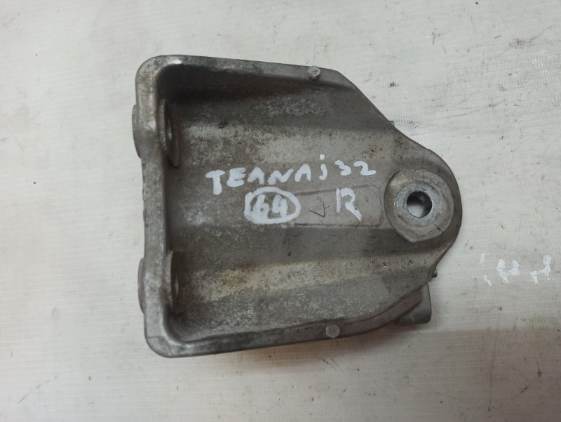 Кронштейн двигателя Nissan Teana 2008-2011 J32