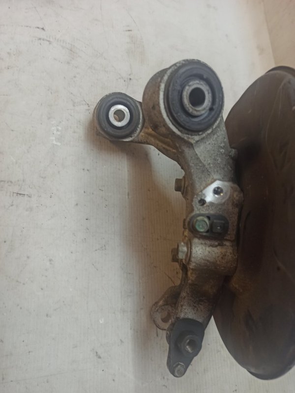 Кулак поворотный Honda Civic D4 2006-2012 FD1