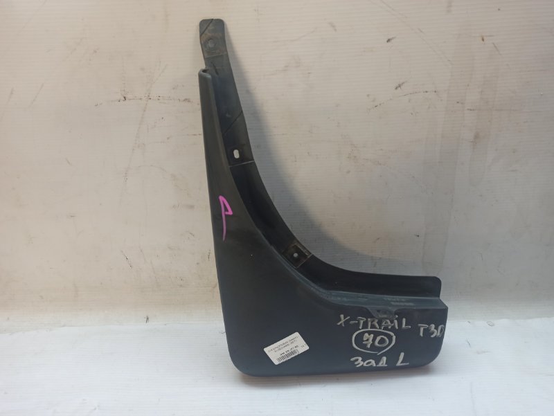 Брызговик Nissan X-Trail 2000-2007 NT30