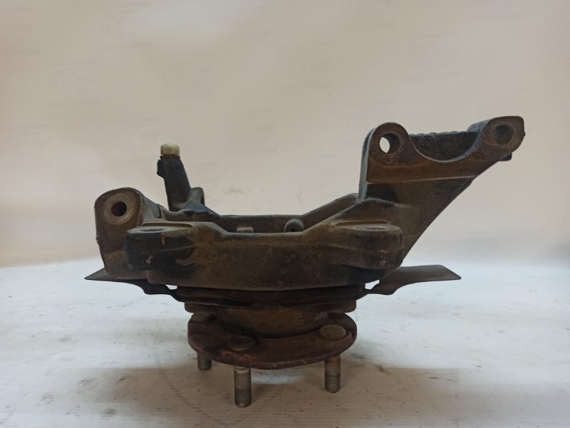 Кулак поворотный Nissan Teana 2008-2011 J32