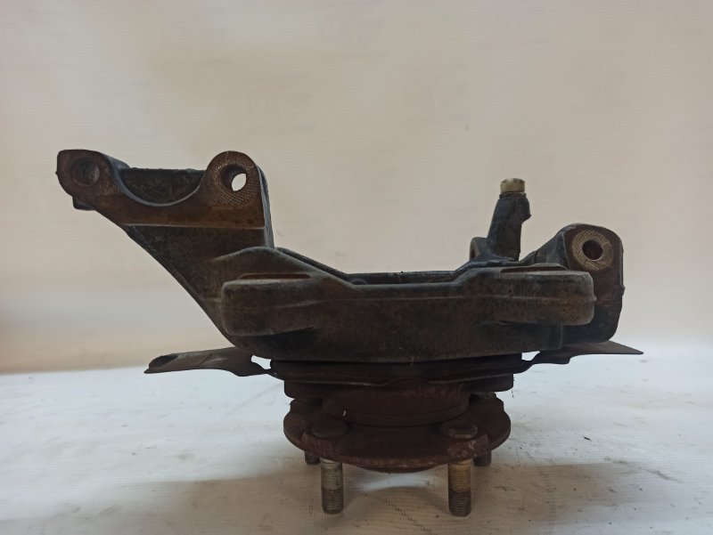 Кулак поворотный Nissan Teana 2008-2011 J32