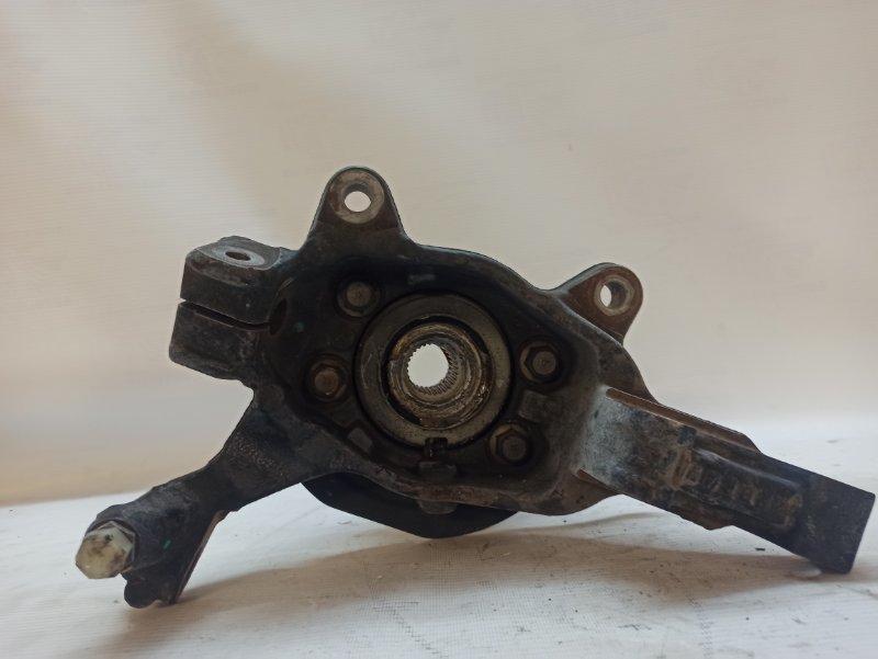Кулак поворотный Nissan Teana 2008-2011 J32
