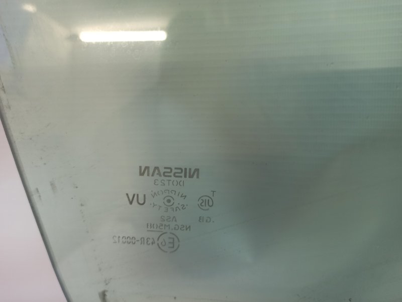 Стекло двери Nissan Teana 2008-2011 J32