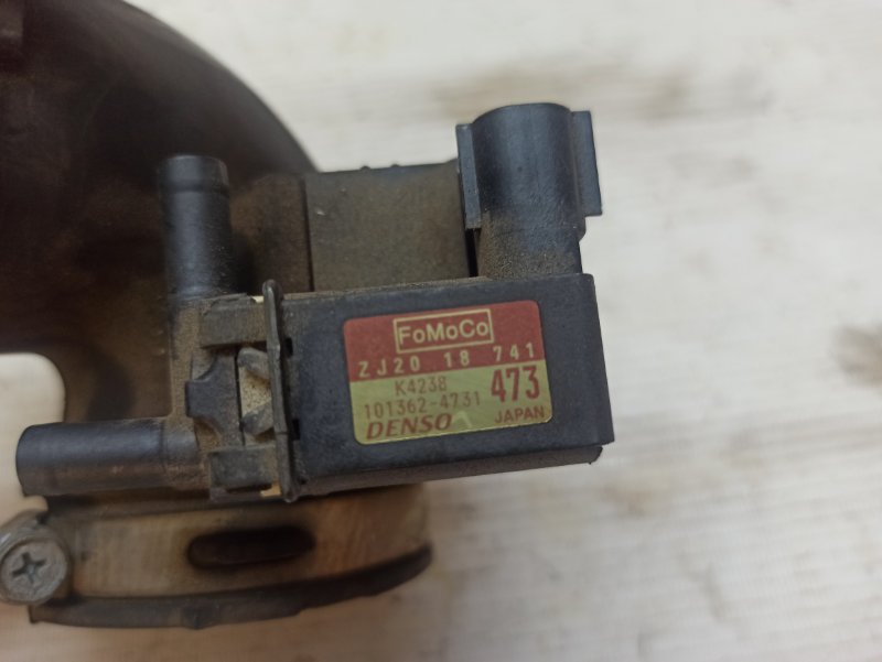 Патрубок воздушного фильтра Mazda 3 2003-2006 BK