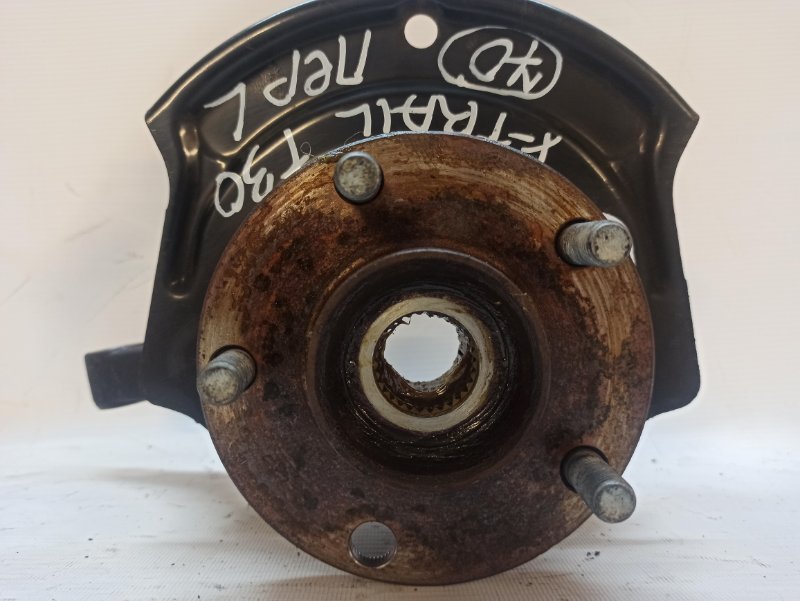 Кулак поворотный Nissan X-Trail 2000-2007 NT30