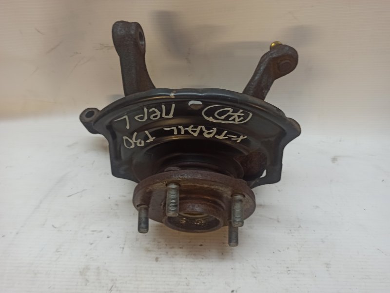 Кулак поворотный Nissan X-Trail 2000-2007 NT30