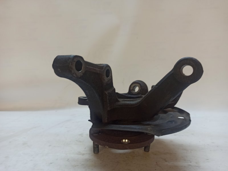 Кулак поворотный Nissan X-Trail 2000-2007 NT30
