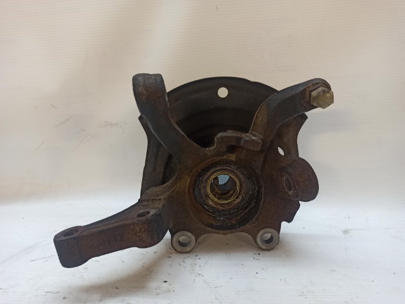 Кулак поворотный Nissan X-Trail 2000-2007 NT30