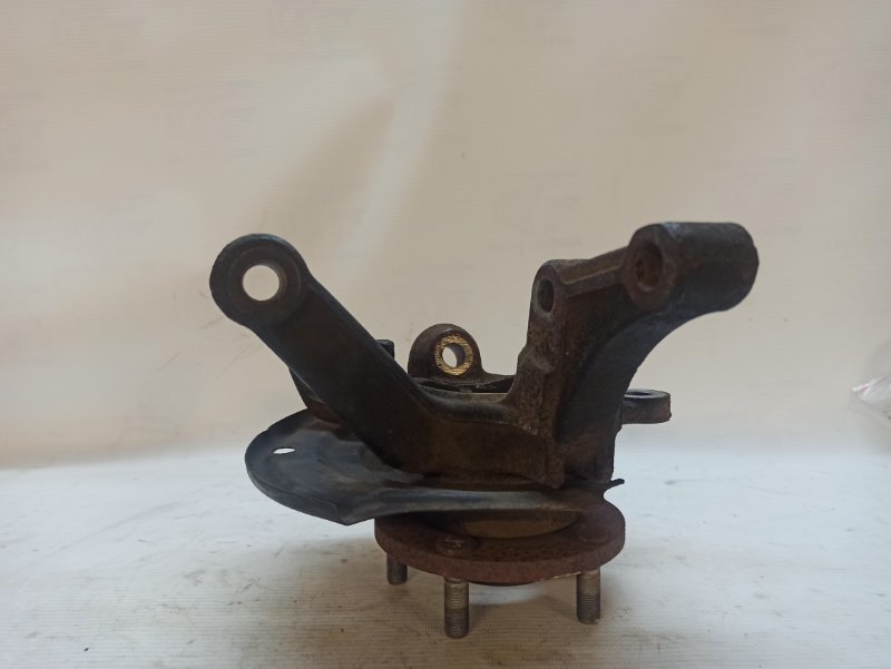 Кулак поворотный Nissan X-Trail 2000-2007 NT30