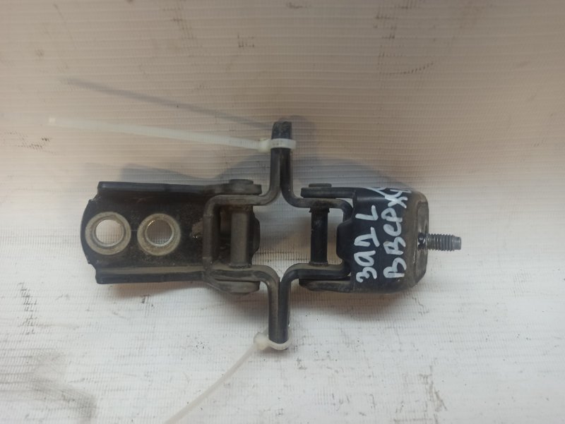 Петля двери Nissan X-Trail 2000-2007 NT30
