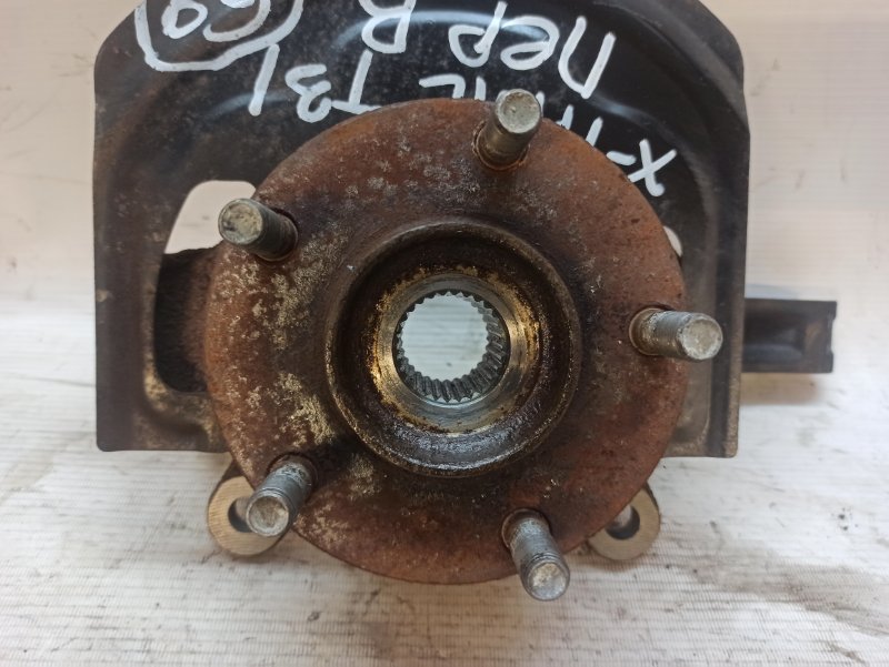 Кулак поворотный Nissan X-Trail 2007-2011 NT31