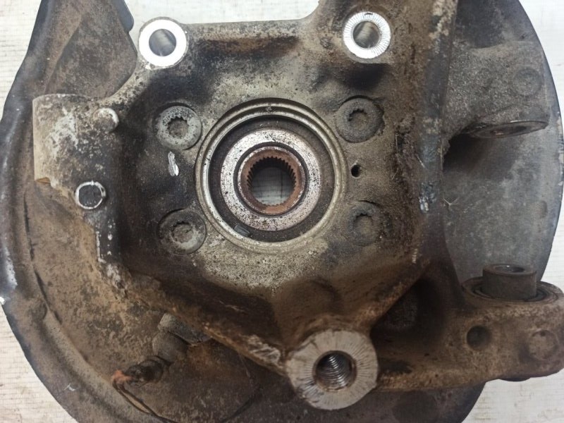 Кулак поворотный Audi Q3 2013 8UB