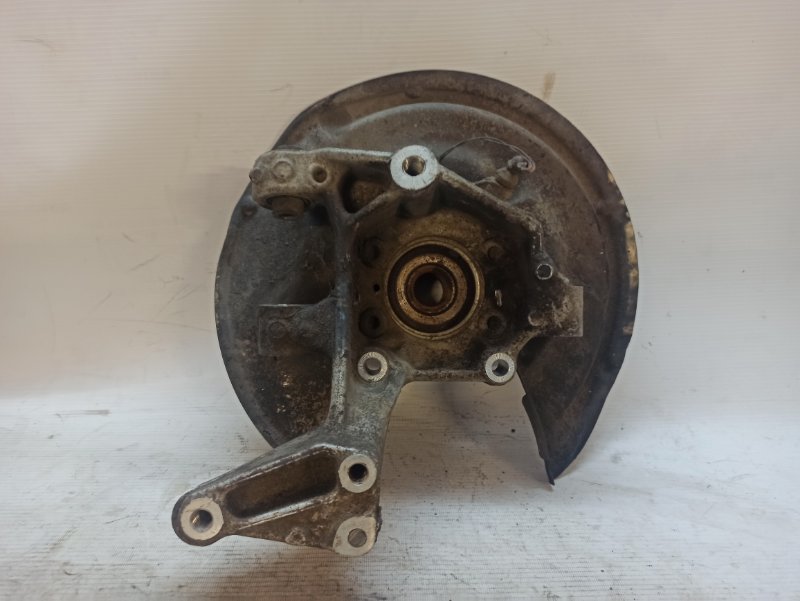 Кулак поворотный Audi Q3 2013 8UB