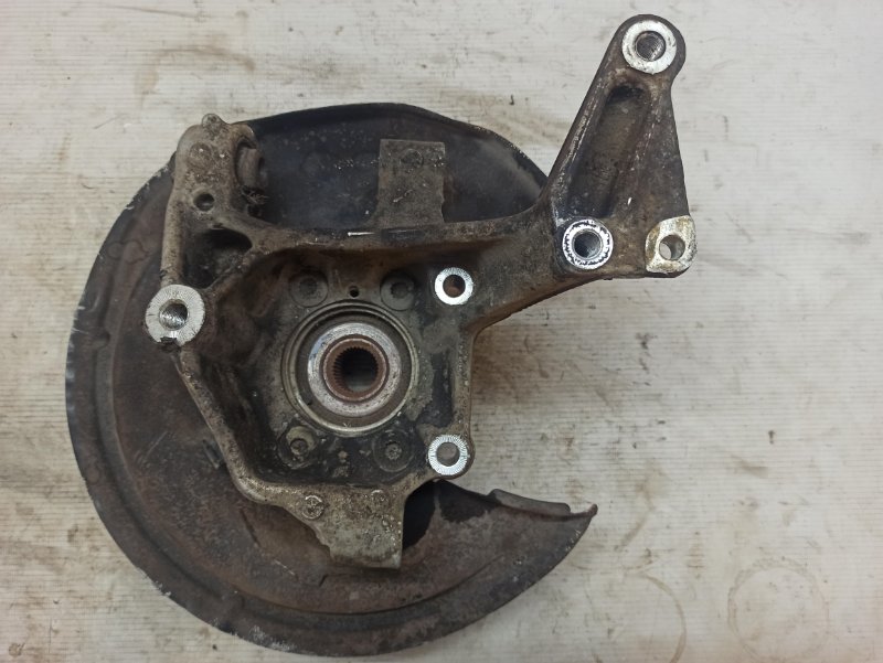 Кулак поворотный Audi Q3 2013 8UB