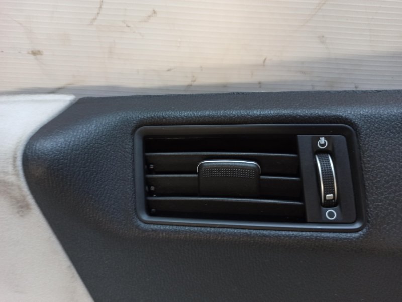 Обшивка стойки Kia Quoris 2014 KH