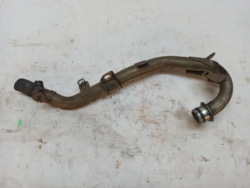 Патрубок Nissan X-Trail 2000-2007 NT30