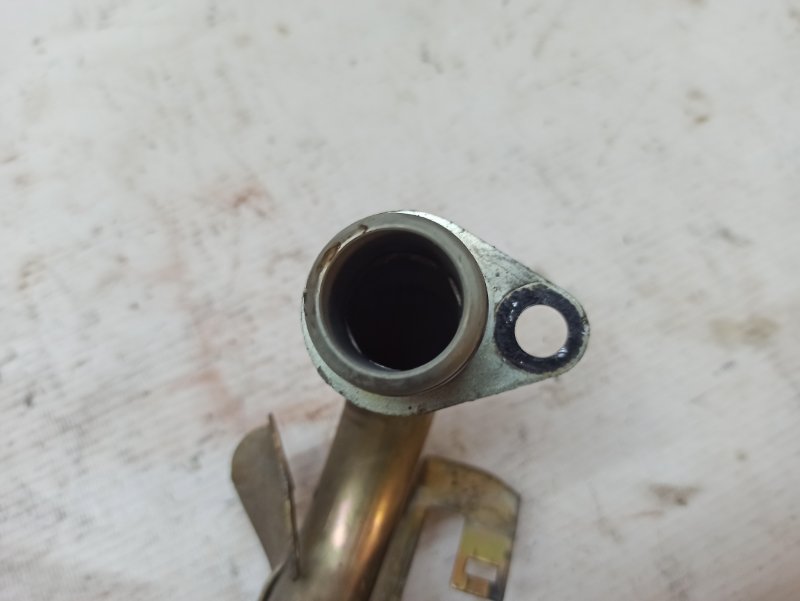 Патрубок Nissan X-Trail 2000-2007 NT30