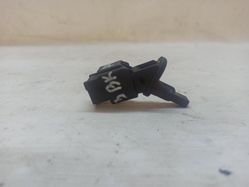 Датчик ABS Mazda 3 2003-2006 BK