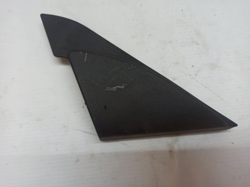Уголок двери (внутренний) Mazda 3 2008-2013 BL
