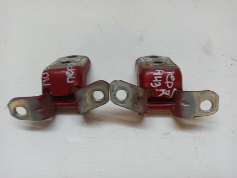 Петля двери Mazda 3 2008-2013 BL