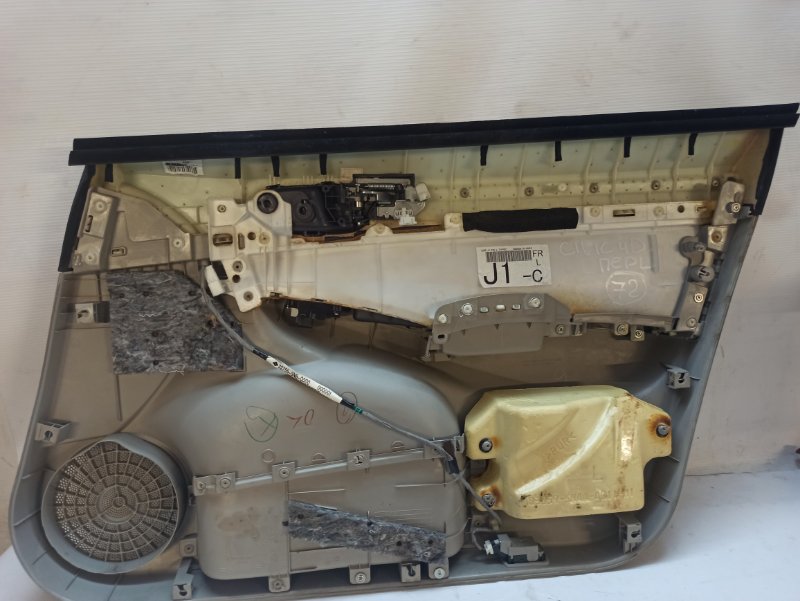 Обшивка двери Honda Civic D4 2006-2012 FD1