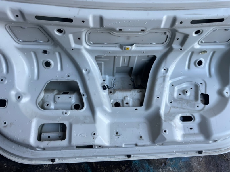 Крышка багажника Kia Quoris 2014 KH