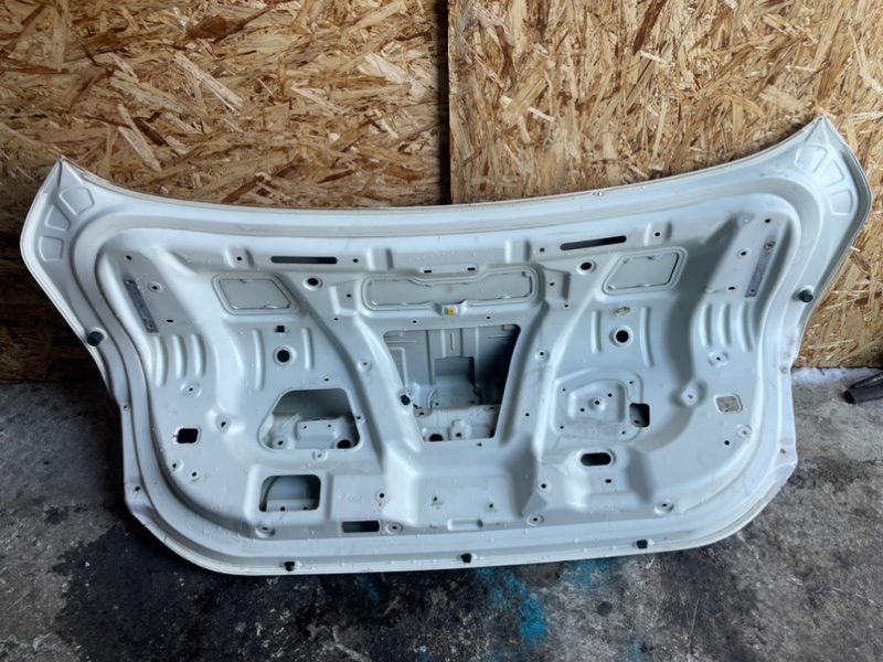 Крышка багажника Kia Quoris 2014 KH