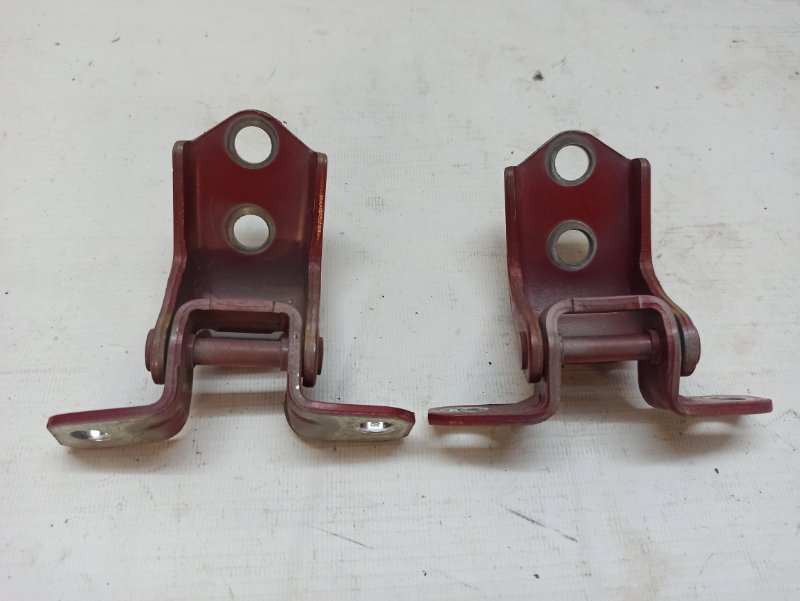 Петля двери Mazda 3 2008-2013 BL
