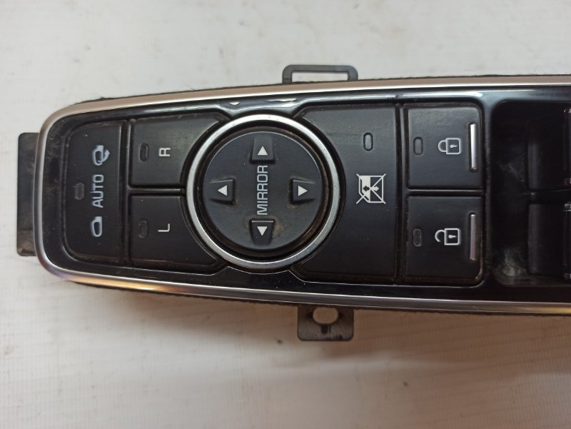Блок управления стеклоподъемниками Kia Quoris 2014 KH