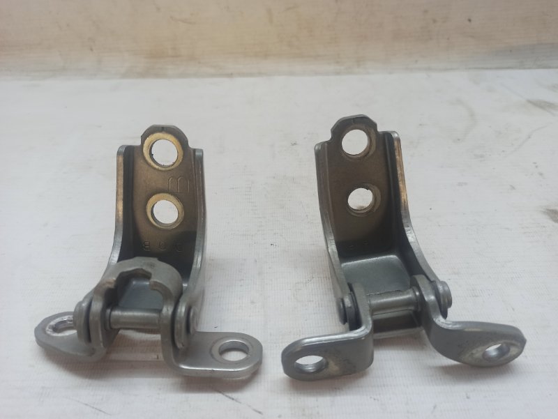Петля двери Honda Civic D4 2006-2012 FD1