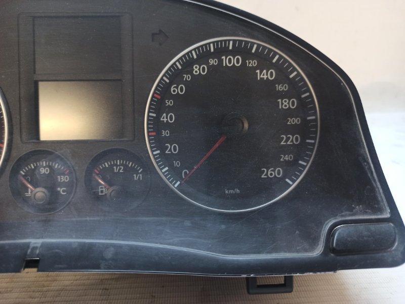 Панель приборов Volkswagen Golf 5 2003-2009 1K1