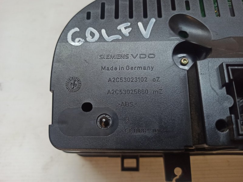 Панель приборов Volkswagen Golf 5 2003-2009 1K1