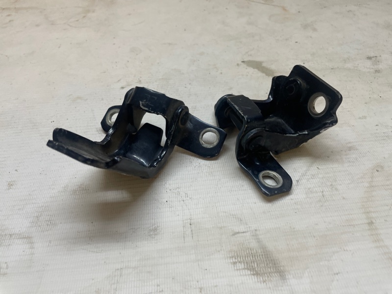 Петля двери Mazda 6 2013-2018 GJ