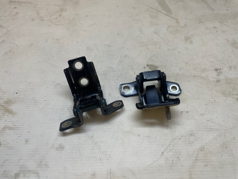 Петля двери Mazda 6 2013-2018 GJ